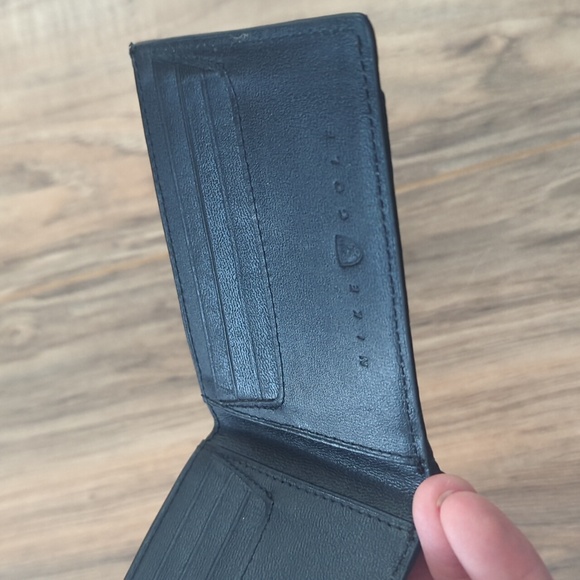 Nike Black Leather Men's Bifold Wallet - Picture 3 of 5